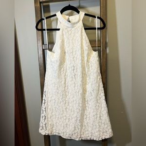 Lulu’s white dress